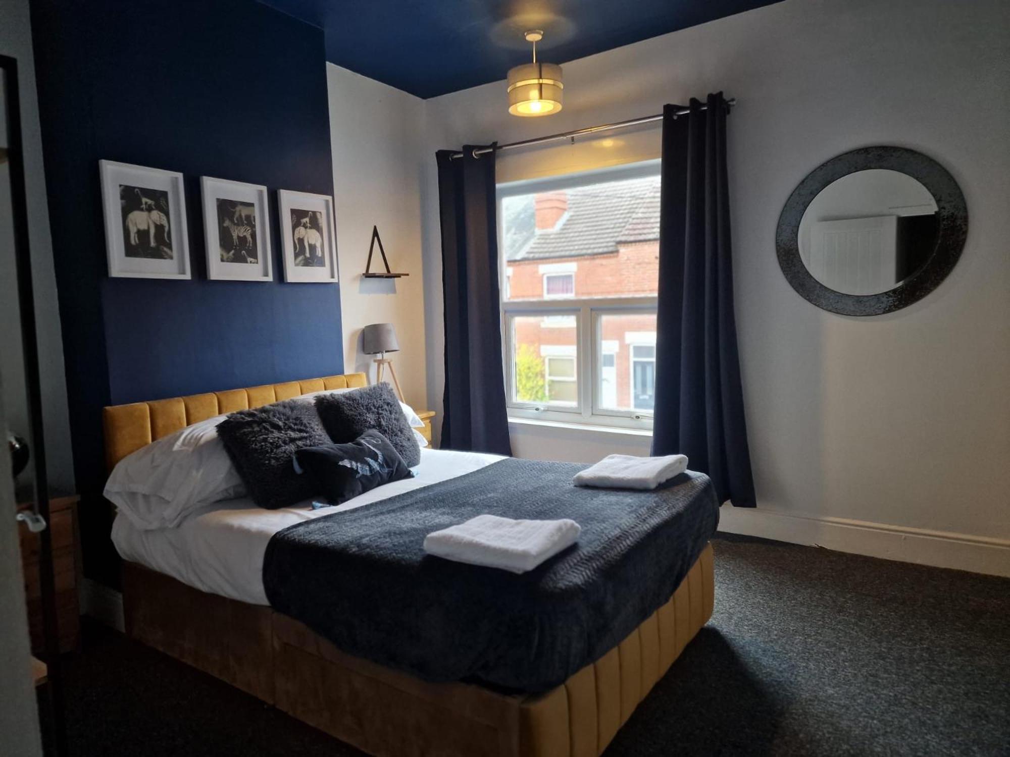 Holiday home 3bed Terraced House Cv5 *