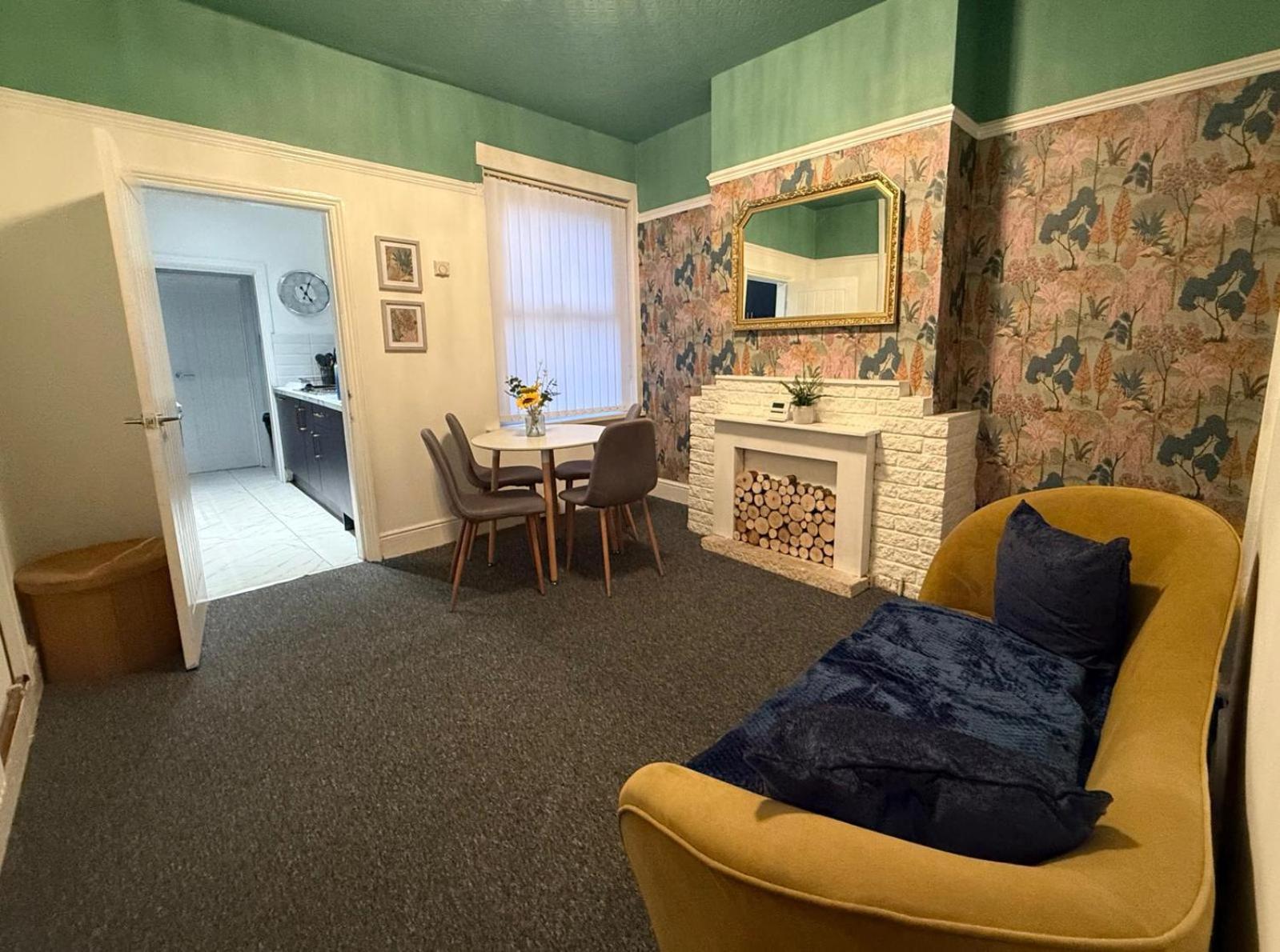 3bed Terraced House Cv5 Holiday home